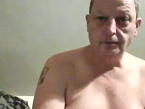 Snapshot of chubbybear2cum chatting on December 2024 11:24:02 PM chubbybear2cum online show from December 2024 11:24:02 PM