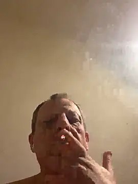 Snapshot of chubbybear2cum chatting on October 2025 11:49:02 PM chubbybear2cum online show from October 2025 11:49:02 PM