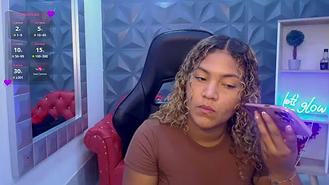 Cristal War online show from April 2026 10:10:02 PM