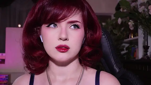 Chriss Fox online show from November 2025 03:24:02 PM