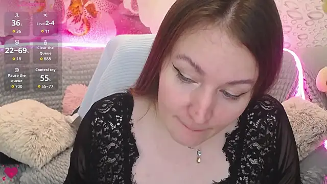 Nataly cute online show from November 2025 05:57:01 PM