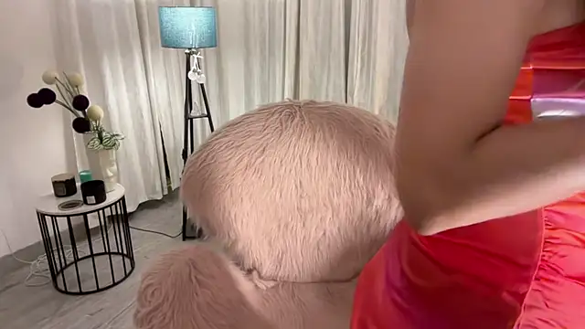 Snapshot of Unique-Beauty chatting on January 2025 02:15:01 PM Unique-Beauty online show from January 2025 02:15:01 PM