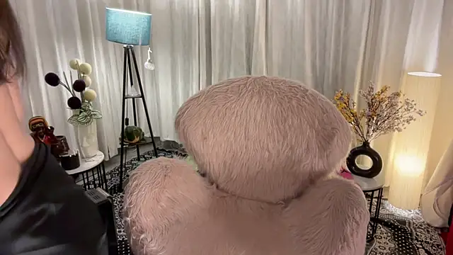 Snapshot of Unique-Beauty chatting on February 2025 02:05:02 PM Unique-Beauty online show from February 2025 02:05:02 PM