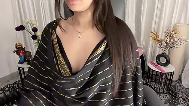 Snapshot of Unique-Beauty chatting on March 2025 05:24:02 PM Unique-Beauty online show from March 2025 05:24:02 PM