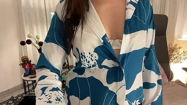 Snapshot of Unique-Beauty chatting on March 2025 02:18:02 PM Unique-Beauty online show from March 2025 02:18:02 PM