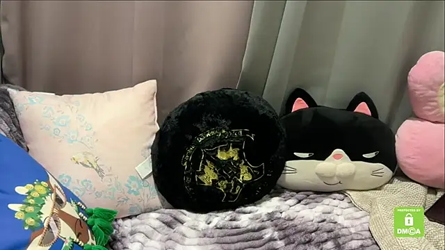 Snapshot of Unique-Beauty chatting on November 2025 02:51:02 PM Unique-Beauty online show from November 2025 02:51:02 PM