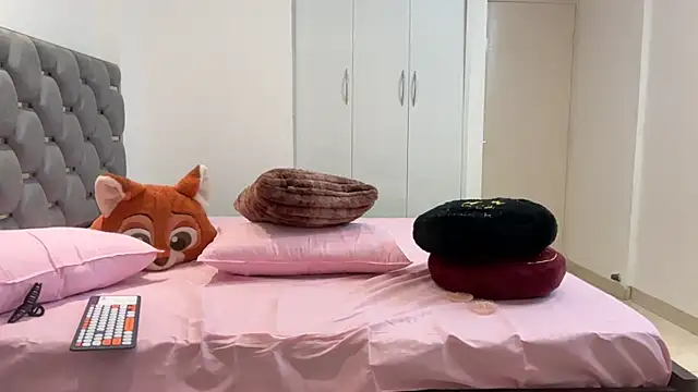 Unique-Beauty online show from June 2026 06:14:01 PM
