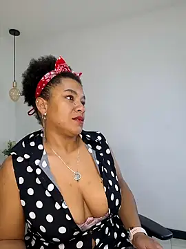 Selket11 online show from January 2025 10:51:02 AM