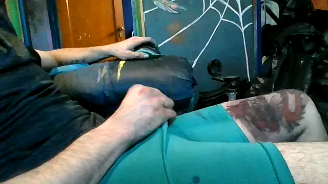 robeaulieu02 online show from November 2025 06:30:01 PM