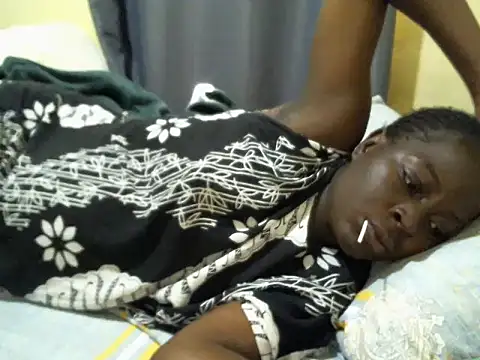 Snapshot of ara_bella chatting on December 2024 07:43:01 AM ara bella online show from December 2024 07:43:01 AM