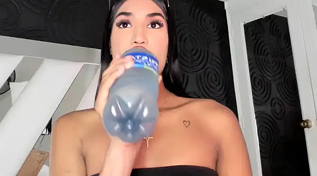 ambermartin  online show from February 2025 07:23:02 PM