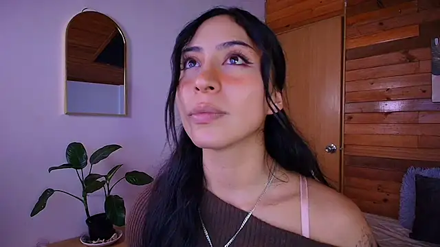 amber curly online show from April 2026 07:58:02 PM