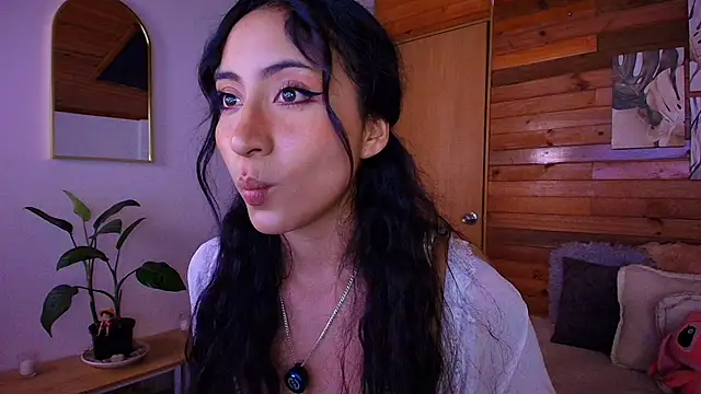 Snapshot of amber_curly chatting on June 2026 08:43:02 PM amber curly online show from June 2026 08:43:02 PM
