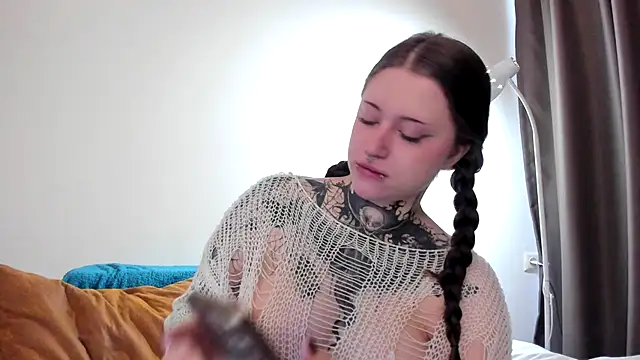 Snapshot of vergillhell chatting on October 2025 05:48:01 AM vergillhell online show from October 2025 05:48:01 AM