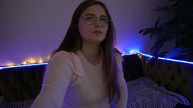 MagicPeachh  online show from December 2024 06:16:01 PM