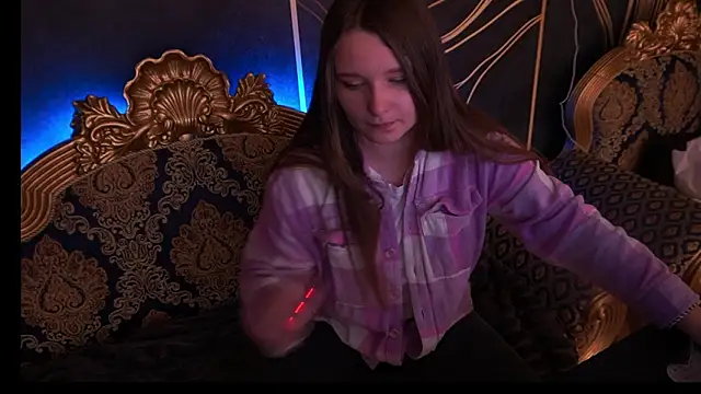 MagicPeachh  online show from February 2026 01:43:01 PM