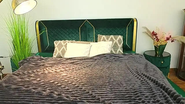 MagicPeachh  online show from April 2026 05:58:02 AM