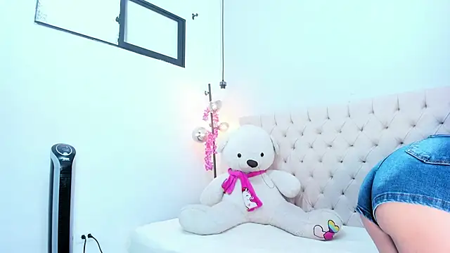 Snapshot of Victoria_Coleman chatting on October 2025 07:34:01 PM Victoria Coleman online show from October 2025 07:34:01 PM