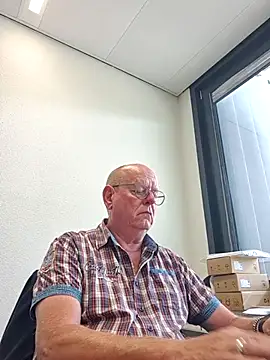 andrejoyfull64 online show from July 2026 09:23:01 AM