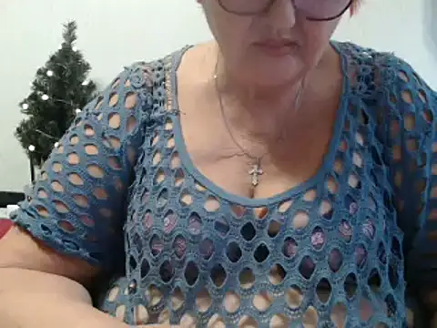 DeniseeRose online show from December 2024 10:28:02 AM