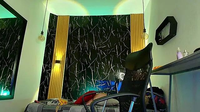 Bella salvatore online show from April 2026 10:32:01 PM