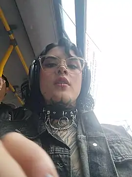 taaylor33 online show from February 2026 08:43:01 PM