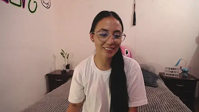 anny roberts online show from February 2025 10:32:01 PM