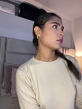 HaileyBaldwin online show from February 2025 03:31:02 AM