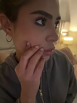 HaileyBaldwin online show from February 2025 05:24:01 AM