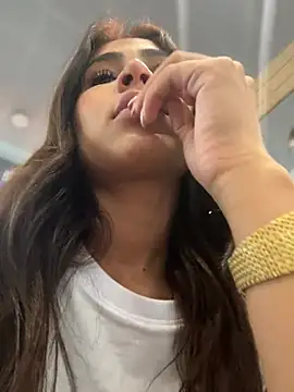 HaileyBaldwin online show from March 2025 08:16:01 PM