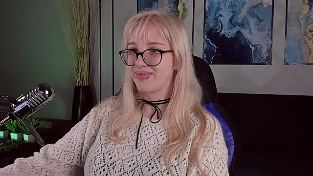 AmayaSakura online show from December 2024 04:29:02 PM