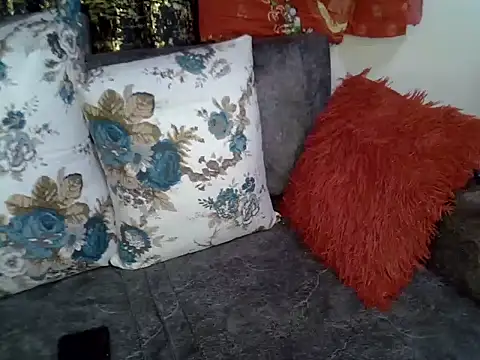 Snapshot of Hot-zeenah chatting on January 2025 05:51:02 AM Hot-zeenah online show from January 2025 05:51:02 AM