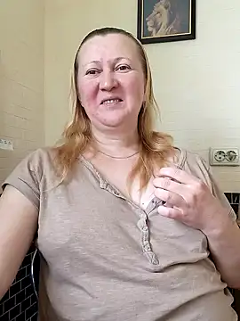 Snapshot of blondyaguar chatting on September 2025 08:47:02 AM blondyaguar online show from September 2025 08:47:02 AM