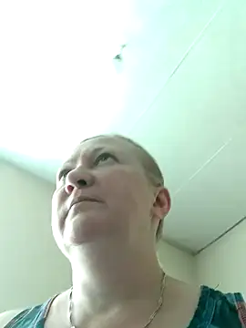 blondyaguar online show from July 2026 02:56:02 PM