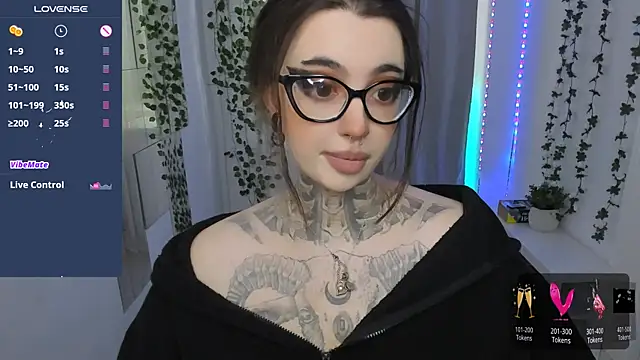 Snapshot of Dixi_Pixi_ chatting on May 2026 05:36:02 AM Dixi Pixi online show from May 2026 05:36:02 AM