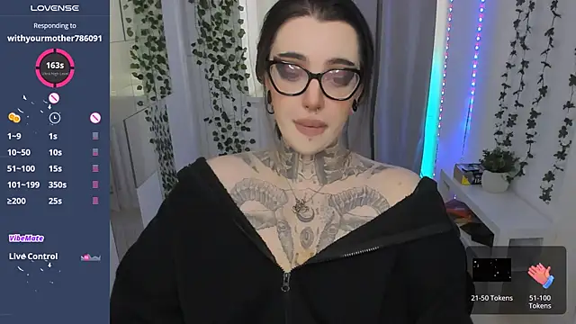 Snapshot of Dixi_Pixi_ chatting on May 2026 05:36:01 AM Dixi Pixi online show from May 2026 05:36:01 AM