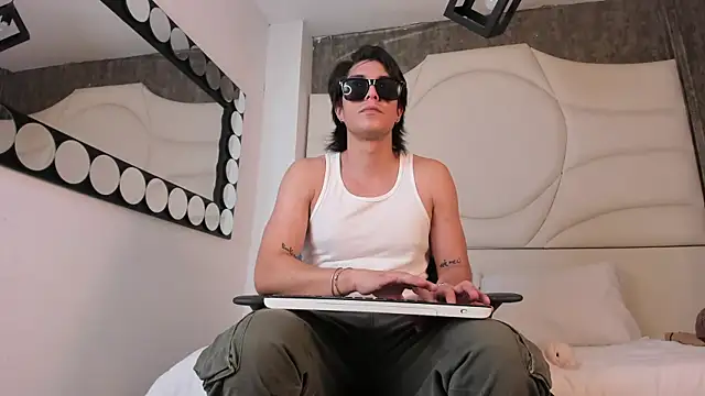 Karimferrer online show from September 2025 07:19:02 PM