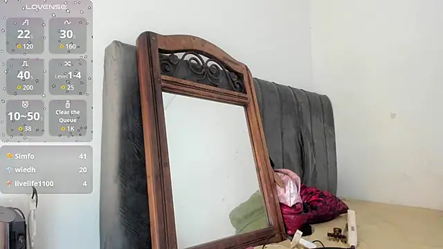 latinaStepmom online show from September 2025 01:46:02 PM