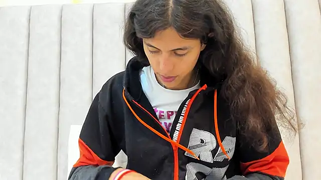 FreyaMoller online show from February 2025 06:48:01 PM