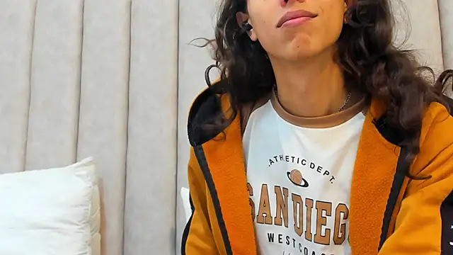 FreyaMoller online show from February 2025 05:14:01 PM