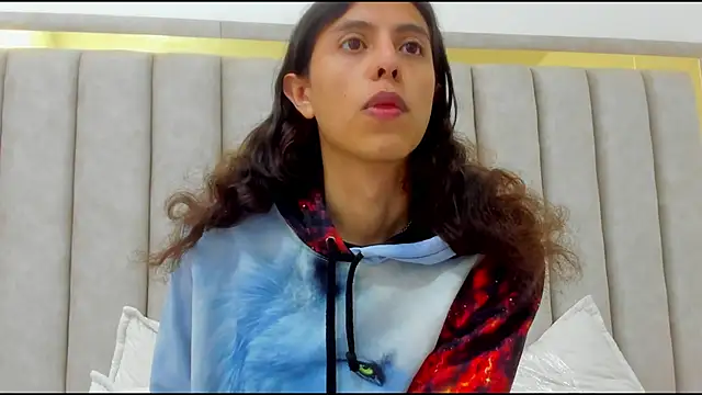 FreyaMoller online show from December 2025 01:16:02 PM