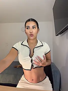 Kimm khalifa online show from June 2026 10:43:02 PM