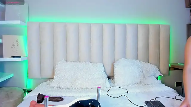 Sally  Walker online show from October 2025 03:25:02 AM