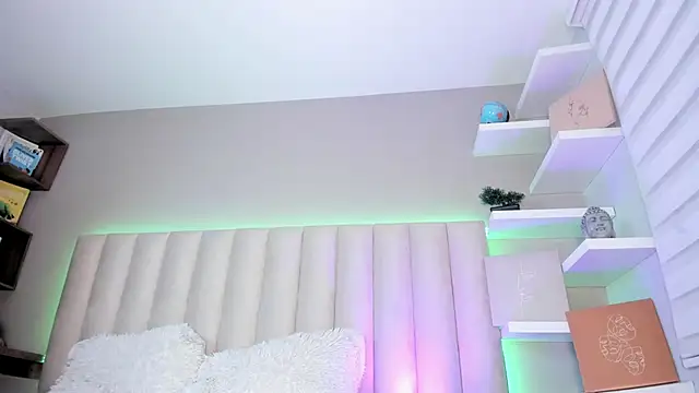 Sally  Walker online show from October 2025 03:07:02 AM