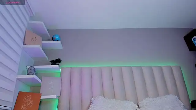 Sally  Walker online show from October 2025 03:28:02 AM