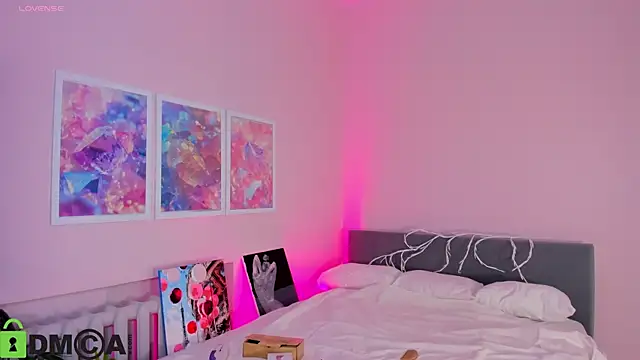 Elis Fox online show from October 2025 04:07:02 PM