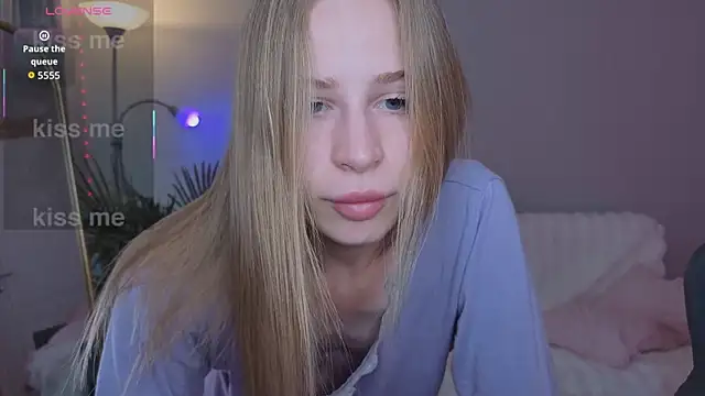Snapshot of Elis_Fox chatting on April 2026 10:10:02 AM Elis Fox online show from April 2026 10:10:02 AM