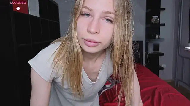 Snapshot of Elis_Fox chatting on May 2026 08:00:01 AM Elis Fox online show from May 2026 08:00:01 AM