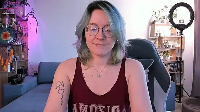 Snapshot of alisahug chatting on October 2025 09:53:01 AM alisahug online show from October 2025 09:53:01 AM