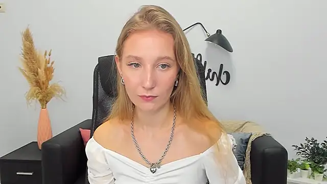 LolaWilsons online show from March 2025 12:34:01 PM